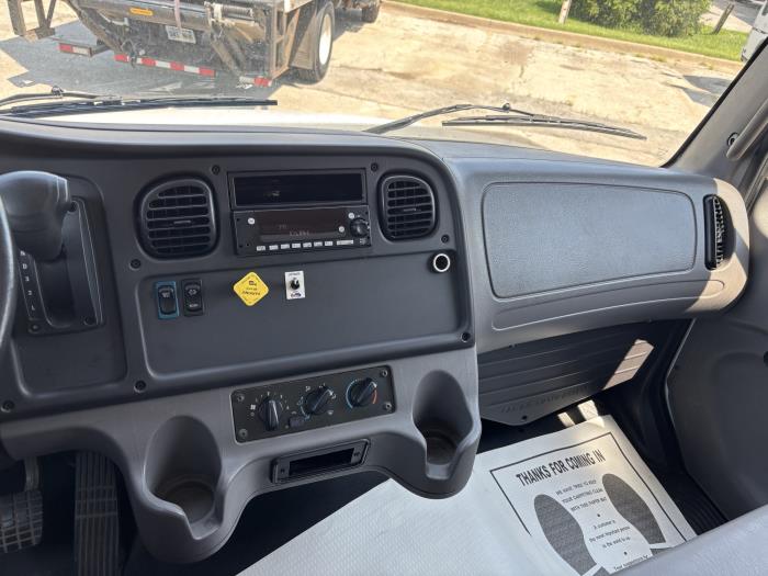 2022 Freightliner Business Class M2 106-10