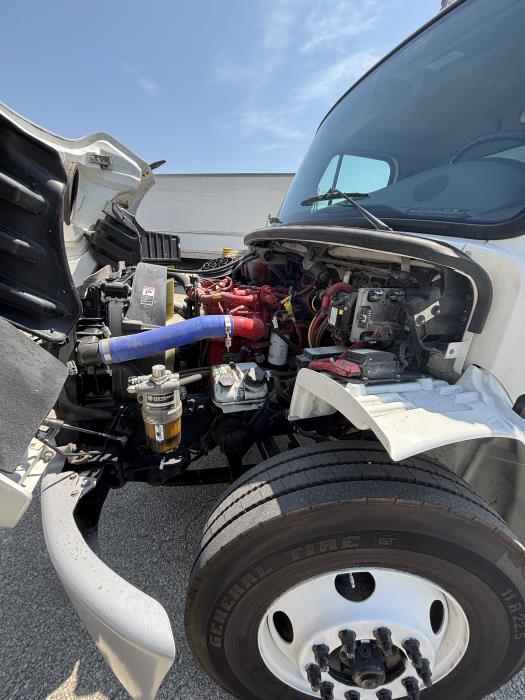 2022 Freightliner Business Class M2 106-16