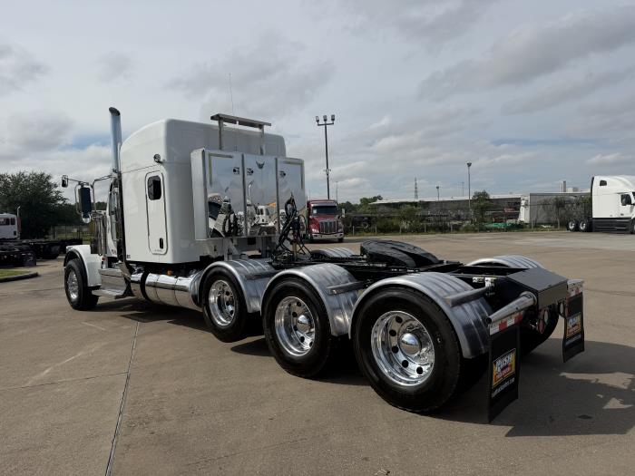 2026 Peterbilt 589-2