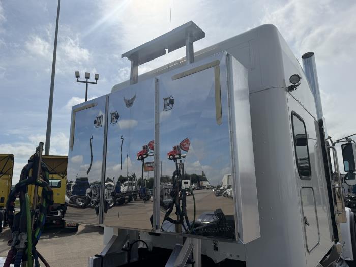 2026 Peterbilt 589-8