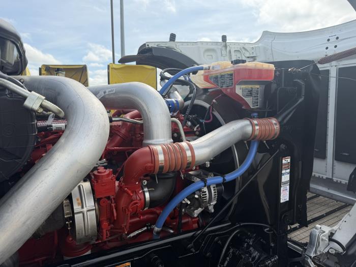 2026 Peterbilt 589-18