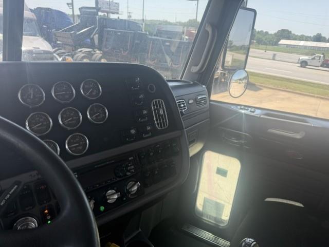 2019 Peterbilt 379-8