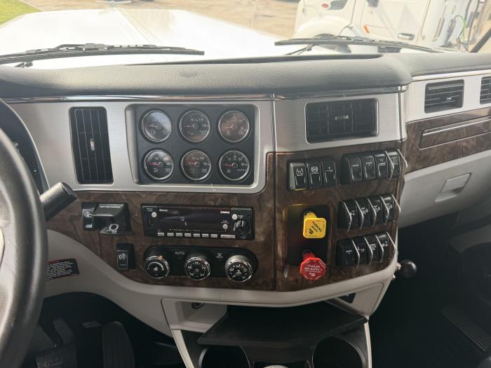 2026 Peterbilt 589-32