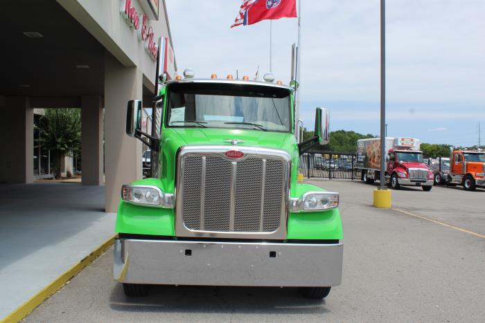 2021 Peterbilt 567-1