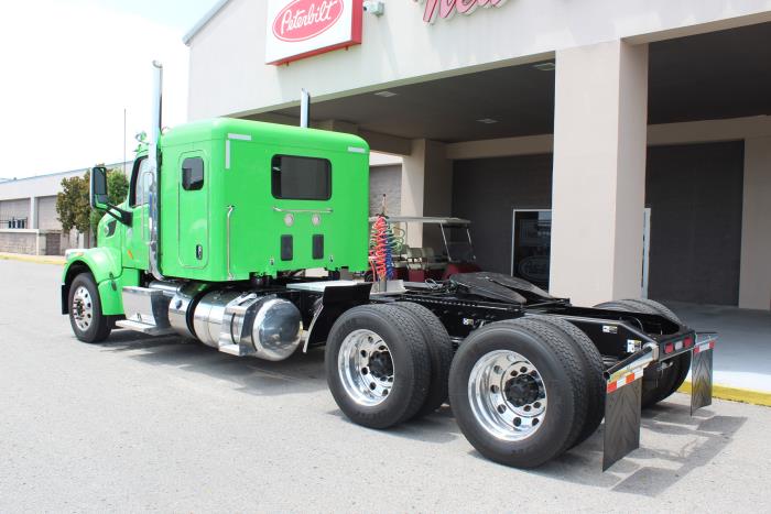 2021 Peterbilt 567-3