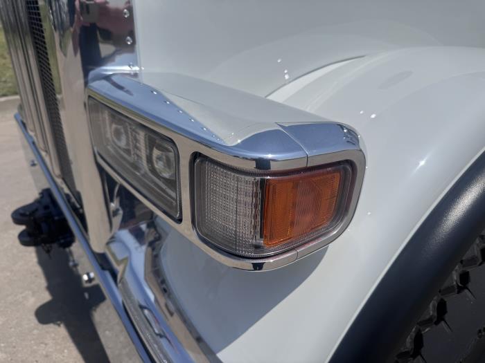 2027 Peterbilt 589-9