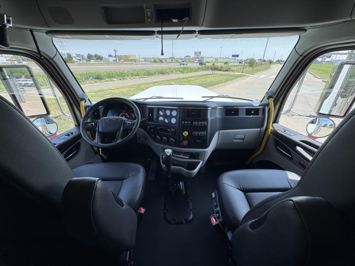 2027 Peterbilt 589-24