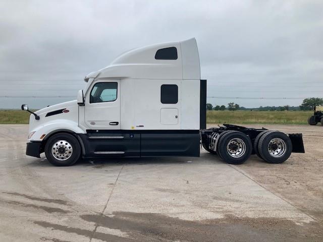 2022 Peterbilt 579-1