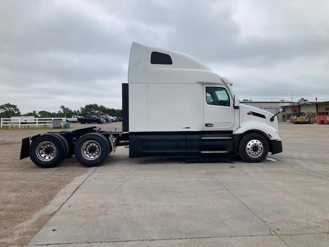 2022 Peterbilt 579-5