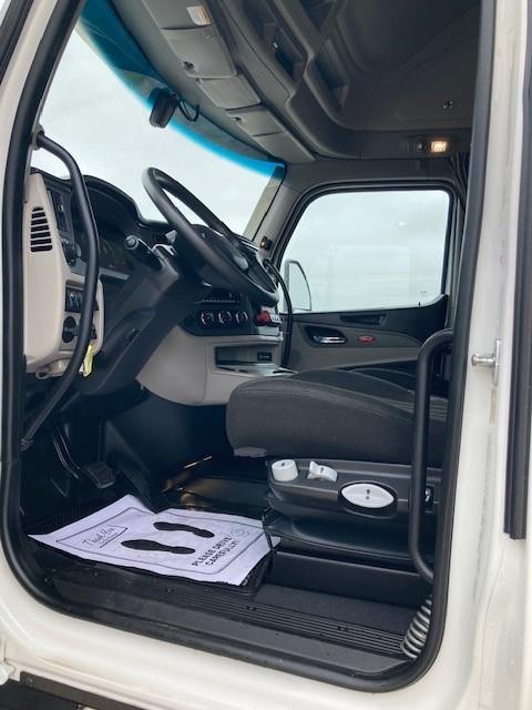 2022 Peterbilt 579-9