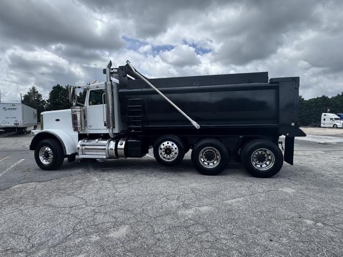 2020 Peterbilt 389-0