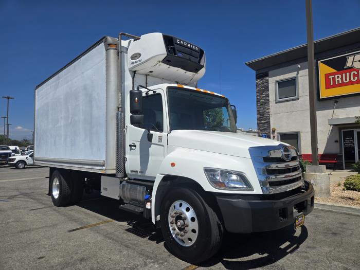 2020 Hino 268A-0