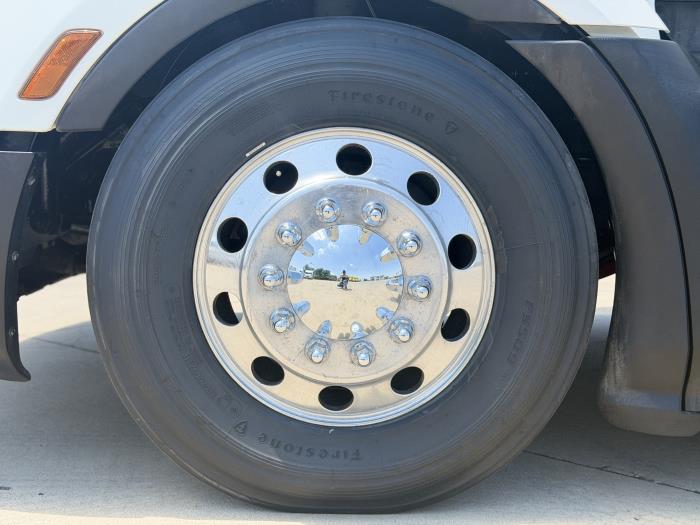 2022 Peterbilt 579-9