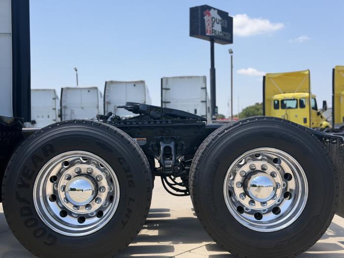 2022 Peterbilt 579-10