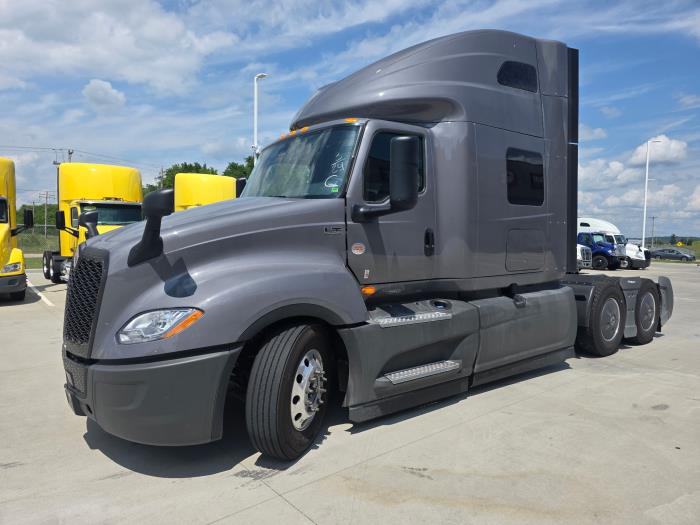 2027 International LT625-3