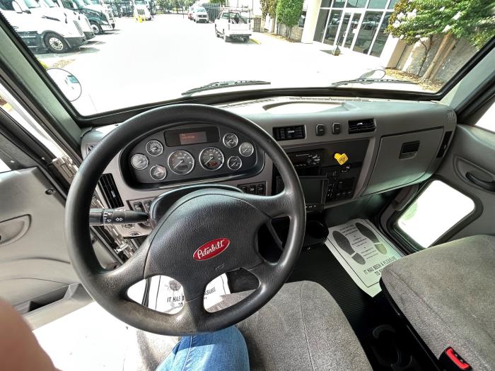 2020 Peterbilt 337-2