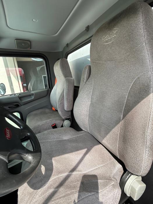 2020 Peterbilt 337-3