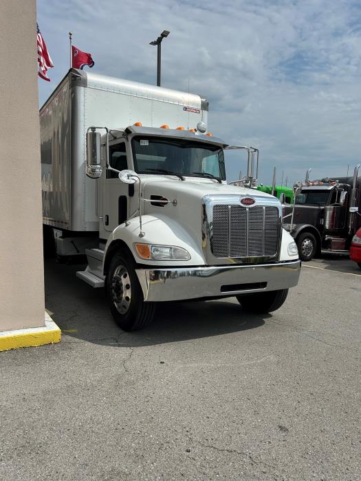 2020 Peterbilt 337-8