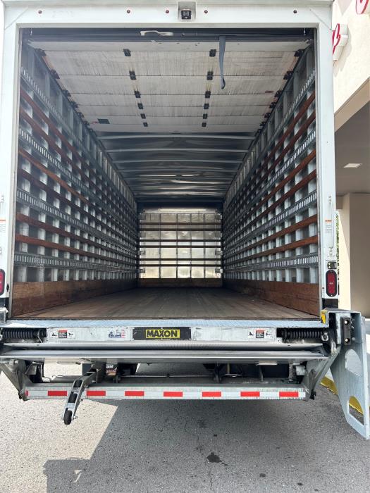 2020 Peterbilt 337-10