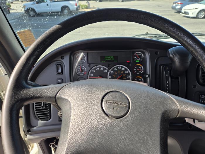 2022 Freightliner Business Class M2 106-4