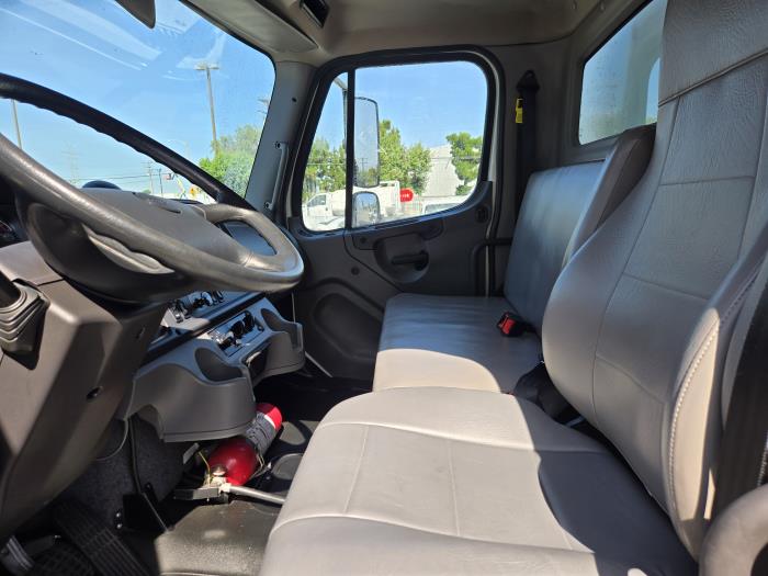 2022 Freightliner Business Class M2 106-7