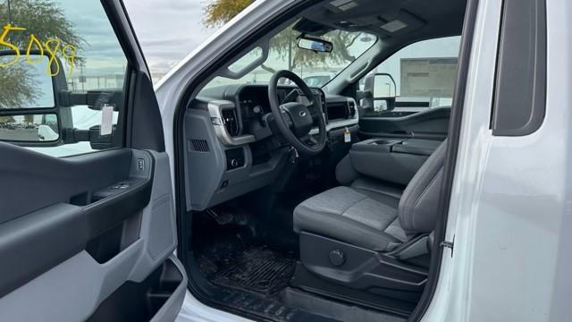 New 2024 Ford F-550 - photo 2