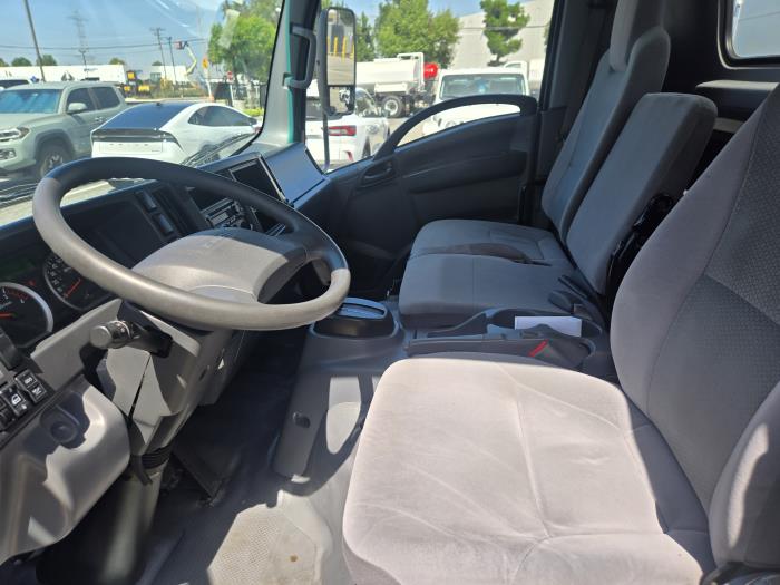 2022 Isuzu NPR-7