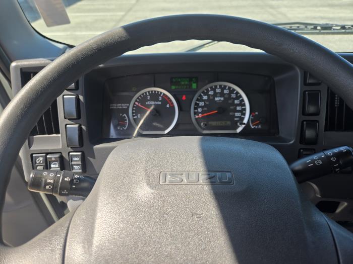 2022 Isuzu NPR-9