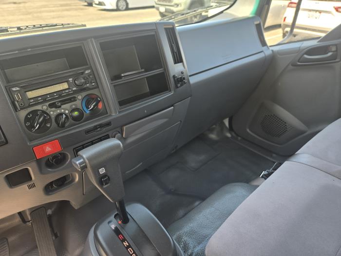 2022 Isuzu NPR-11