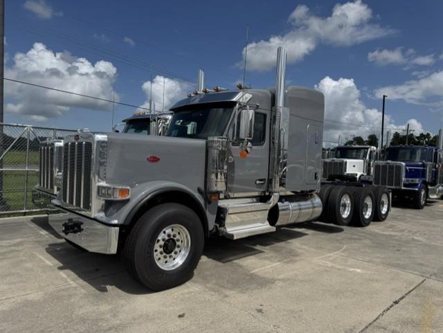 2027 Peterbilt 589-0