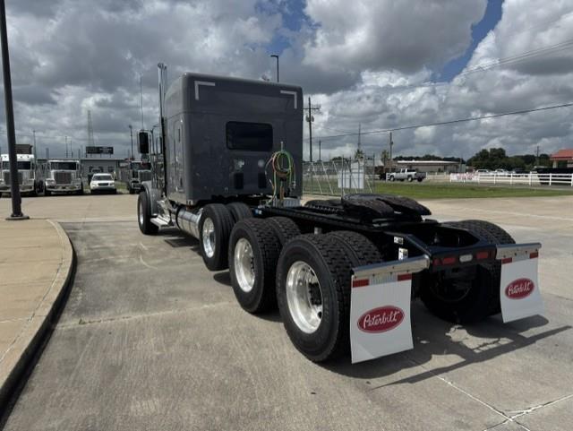 2027 Peterbilt 589-6