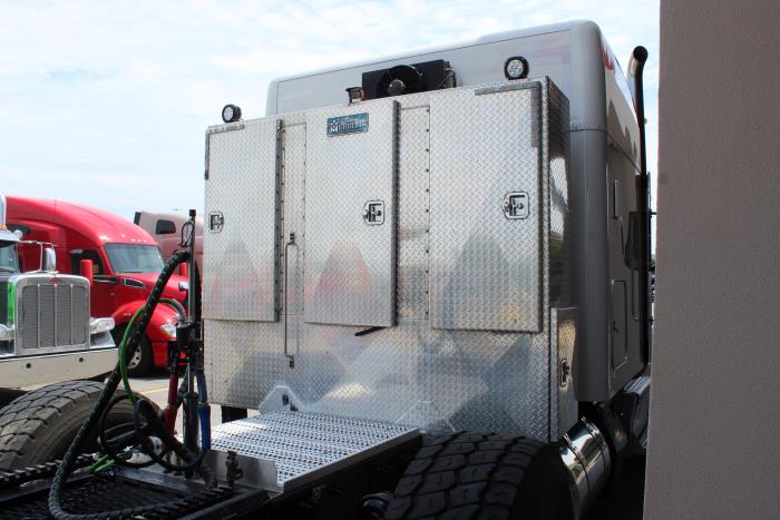 2017 Peterbilt 579-6