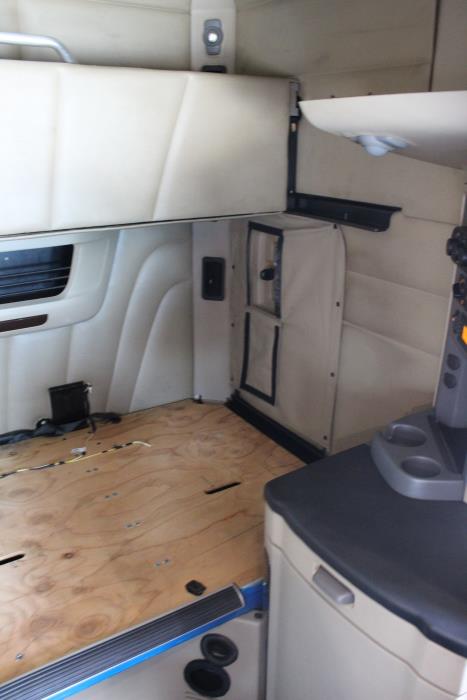 2017 Peterbilt 579-16