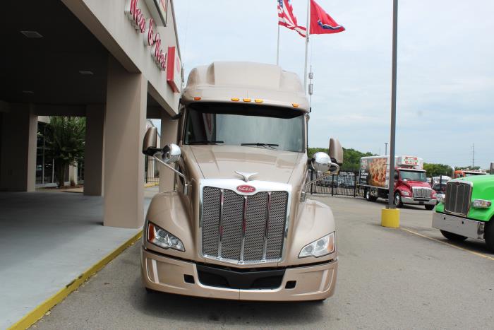 2023 Peterbilt 579-1