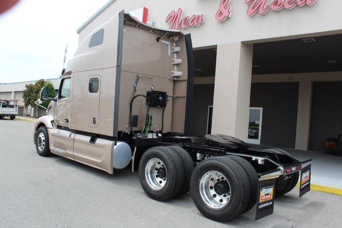2023 Peterbilt 579-3