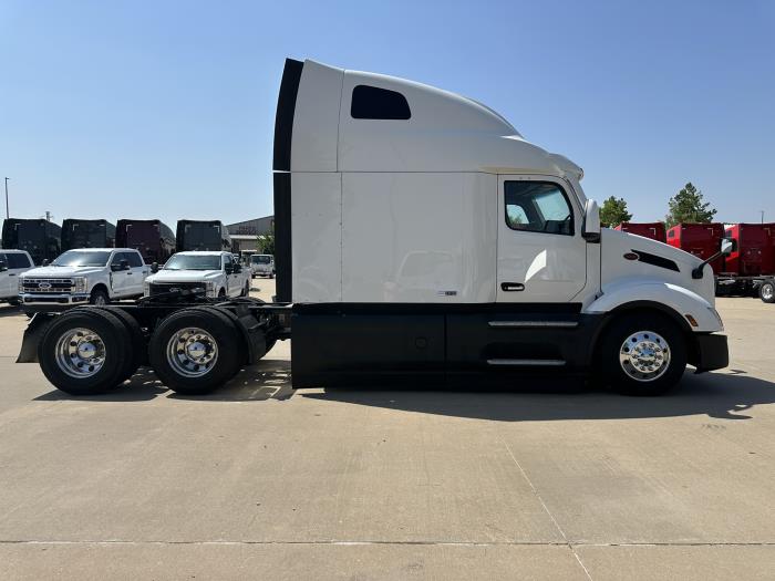 2022 Peterbilt 579-3