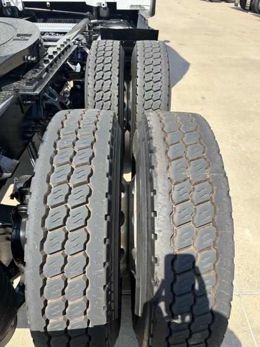 2022 Peterbilt 579-16