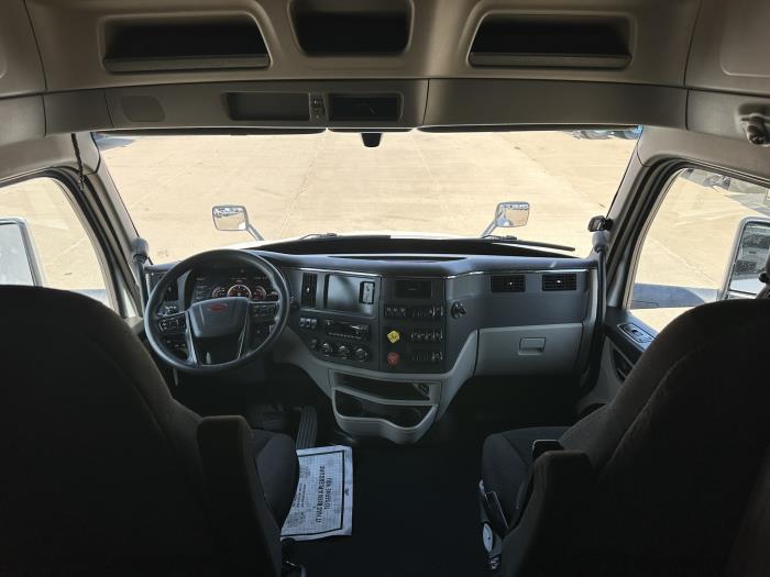 2022 Peterbilt 579-9