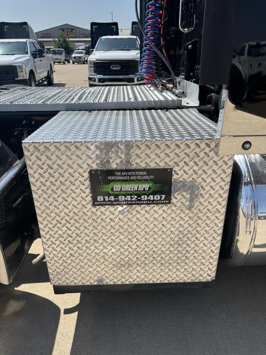 2022 Peterbilt 389-14