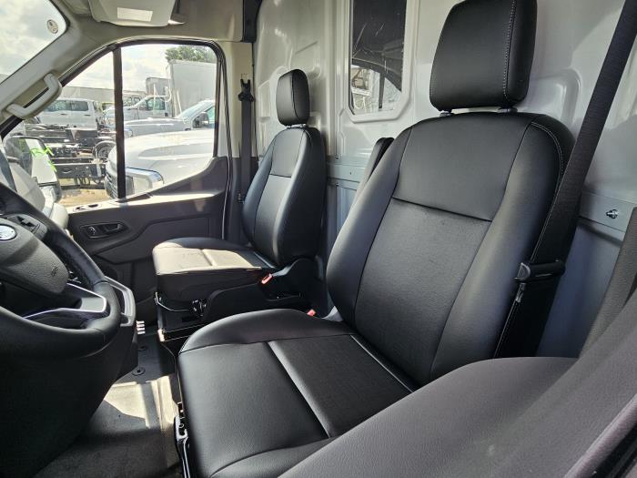 2026 Ford Transit-350-16