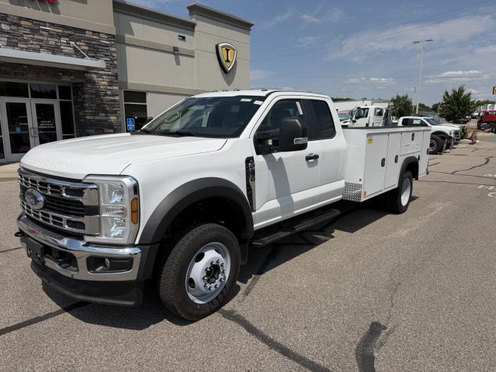 2026 Ford F-550-1