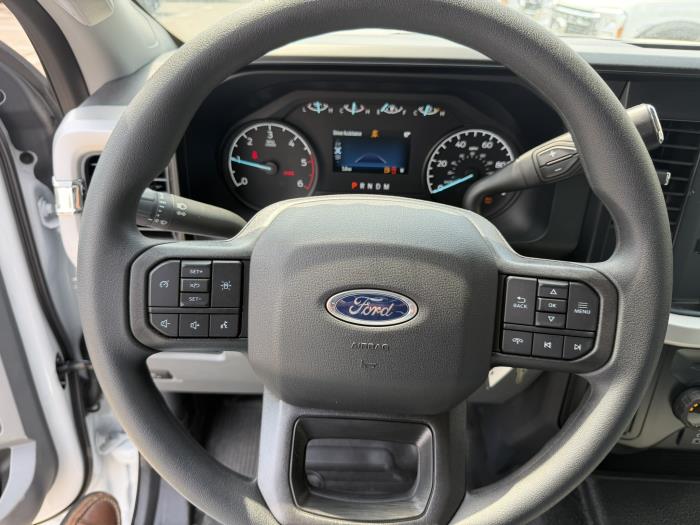 2026 Ford F-550-33