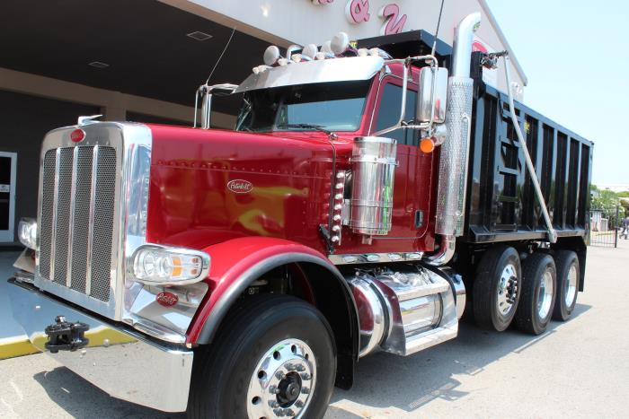 2024 Peterbilt 389-2