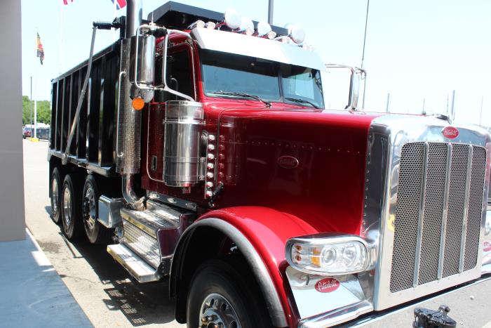 2024 Peterbilt 389-10