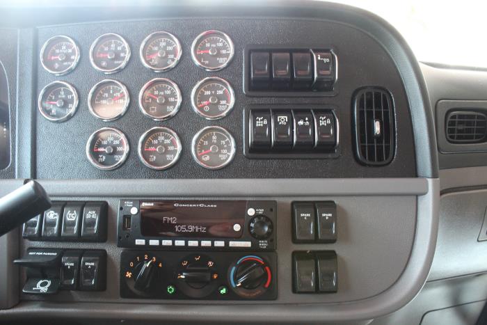2024 Peterbilt 389-16