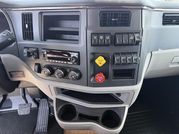2026 Peterbilt 579-32
