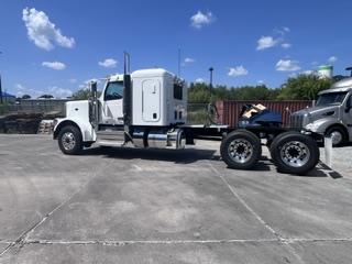 2027 Peterbilt 589-3