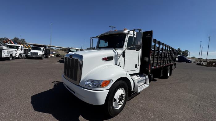 2019 Peterbilt 330-0