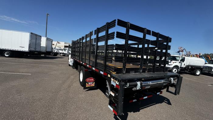 2019 Peterbilt 330-2