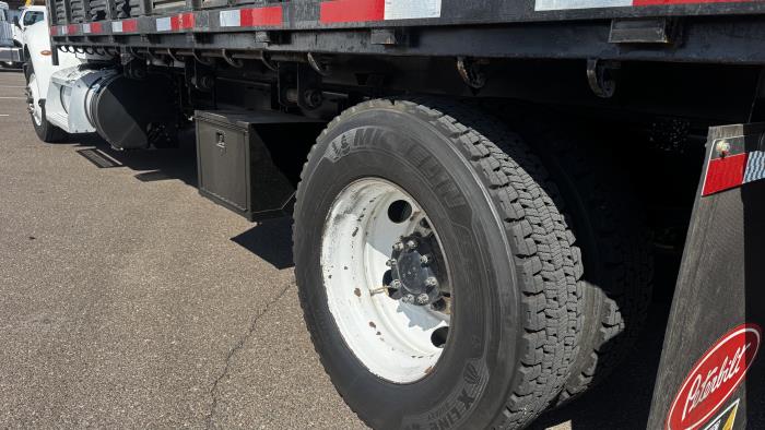 2019 Peterbilt 330-3